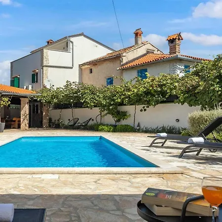 Casa Dominique By Kompas וילה Svetvinčenat